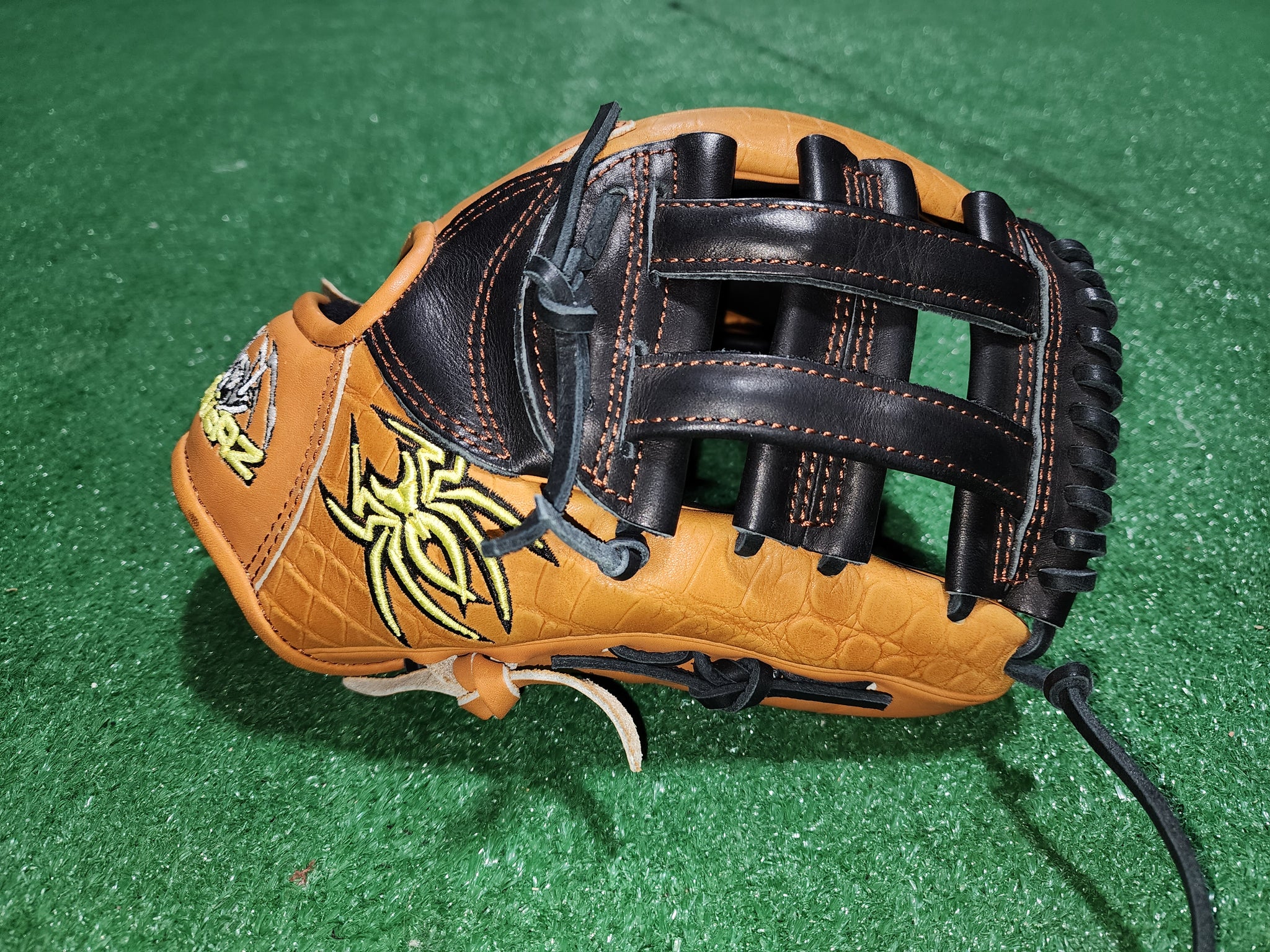 Spiderz fielding gloves on sale